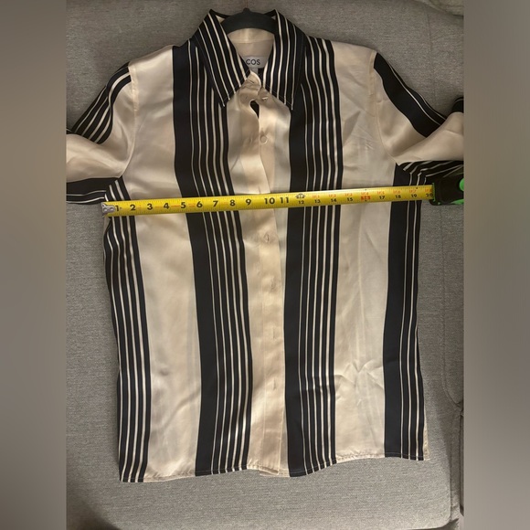 COS - Oversized Button Up (6) - Picture 5 of 6